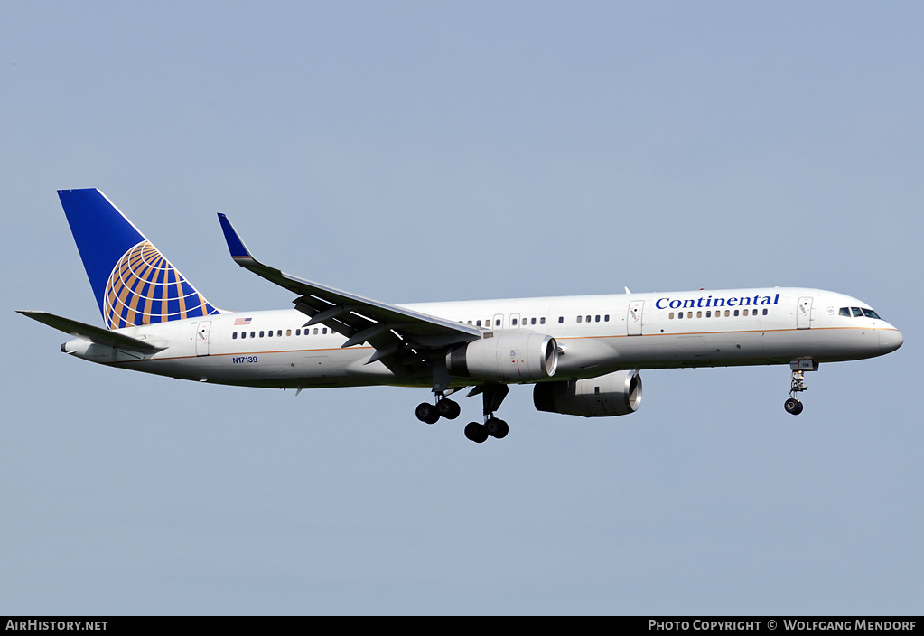 Aircraft Photo of N17139 | Boeing 757-224 | Continental Airlines | AirHistory.net #539444