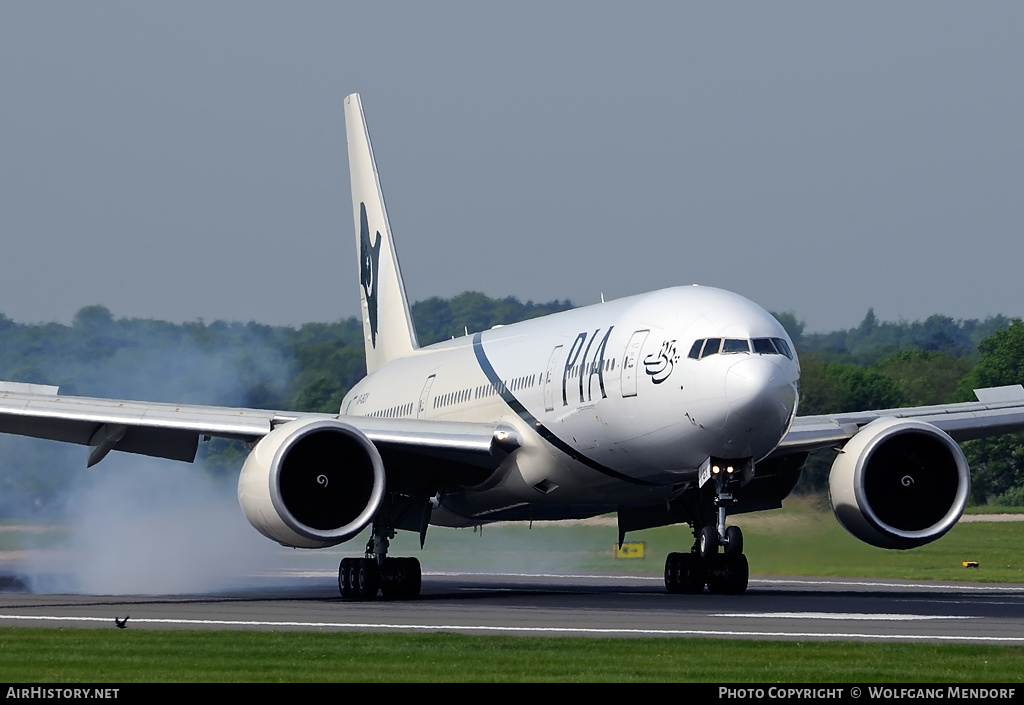 Aircraft Photo of AP-BGY | Boeing 777-240/ER | Pakistan International Airlines - PIA | AirHistory.net #539475