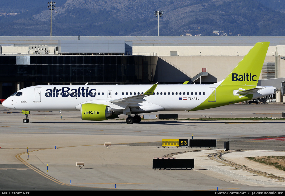 Aircraft Photo of YL-ABL | Airbus A220-371 (BD-500-1A11) | AirBaltic | AirHistory.net #539537