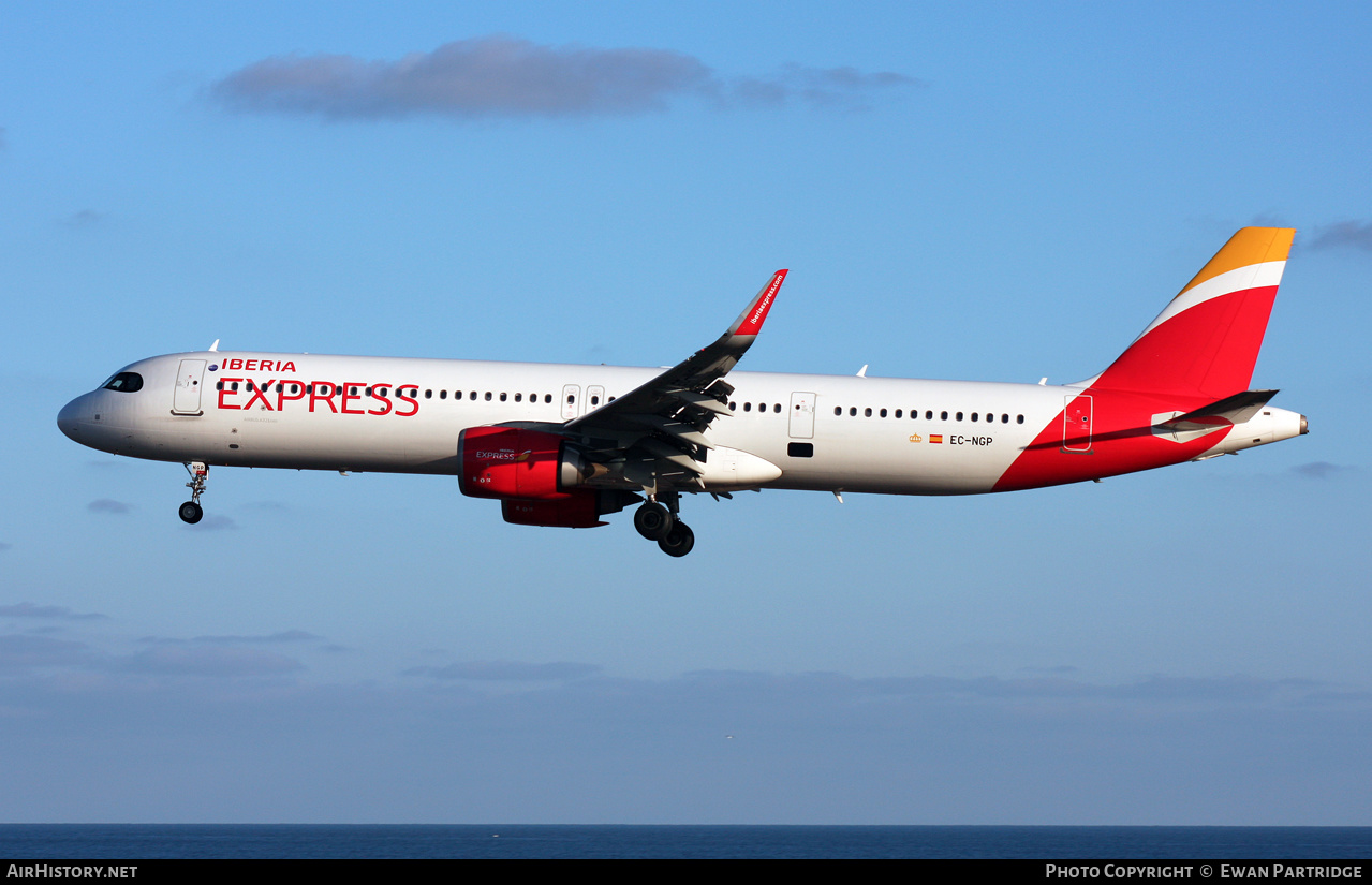 Aircraft Photo of EC-NGP | Airbus A321-251NX | Iberia Express | AirHistory.net #539632