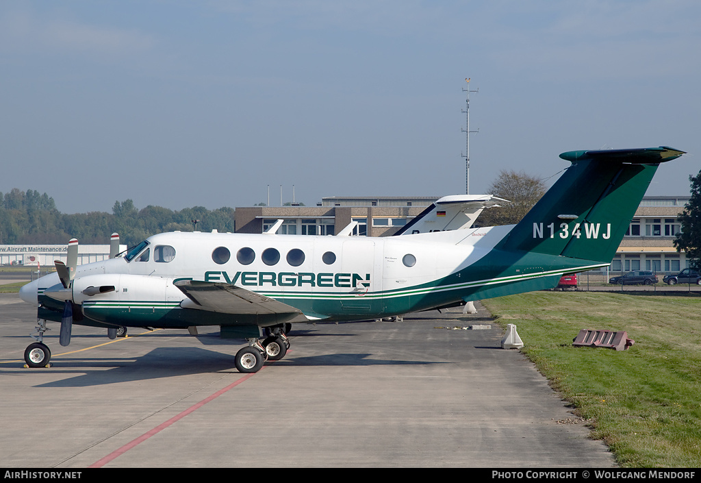 Aircraft Photo of N134WJ | Beech B200C Super King Air | Evergreen Helicopters | AirHistory.net #539748