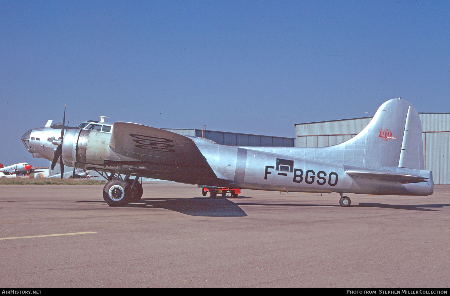 Aircraft Photo of F-BGSO | Boeing B-17G Flying Fortress | IGN - Institut Géographique National | AirHistory.net #539817