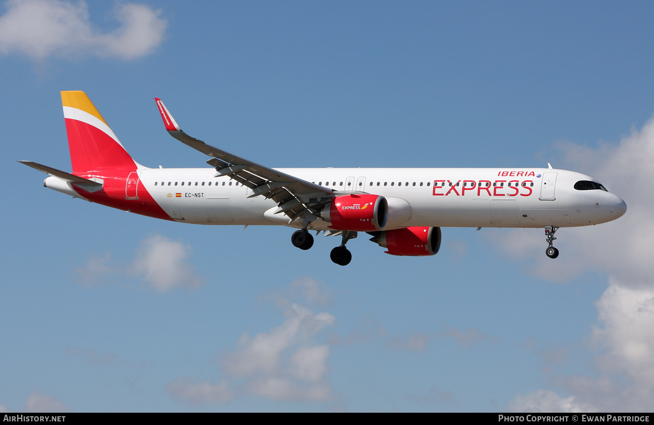 Aircraft Photo of EC-NST | Airbus A321-251NX | Iberia Express | AirHistory.net #540136