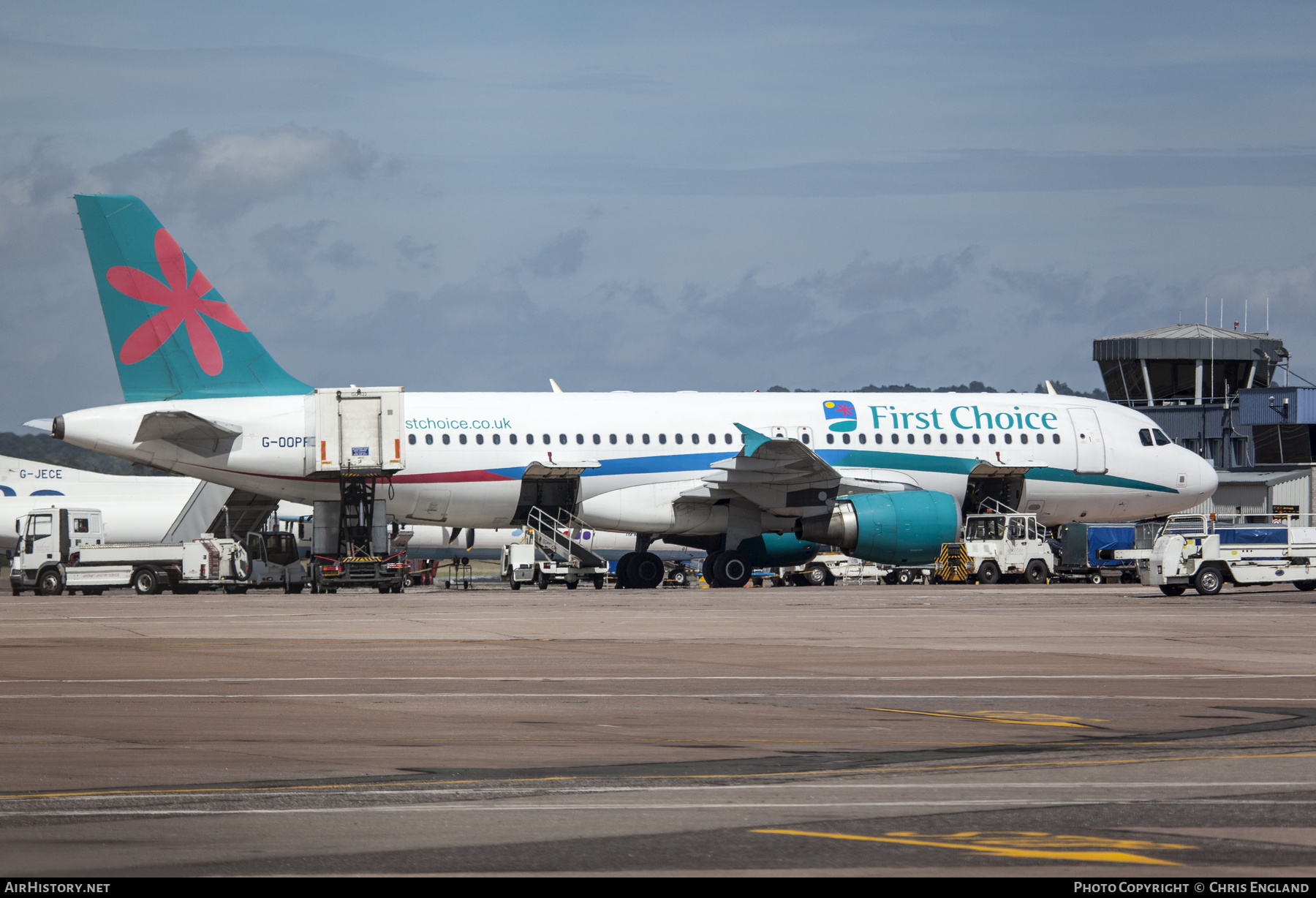 Aircraft Photo of G-OOPP | Airbus A320-214 | First Choice Airways | AirHistory.net #540177