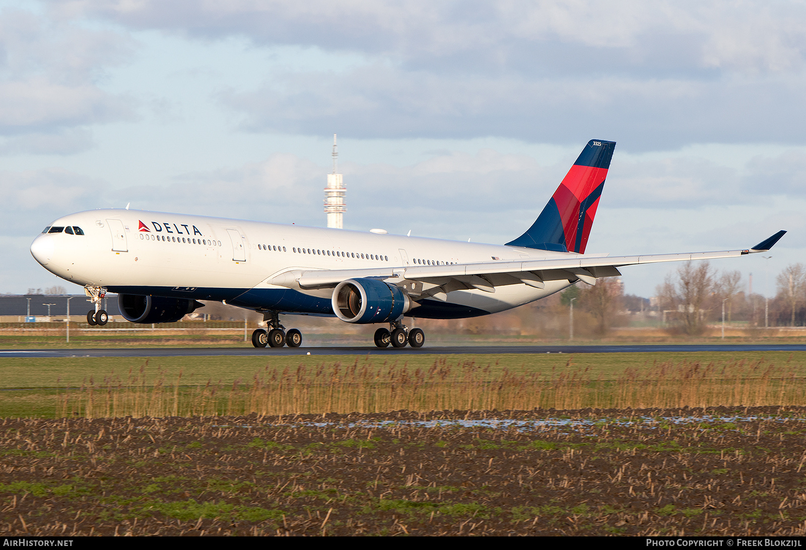Aircraft Photo of N825NW | Airbus A330-302 | Delta Air Lines | AirHistory.net #540189