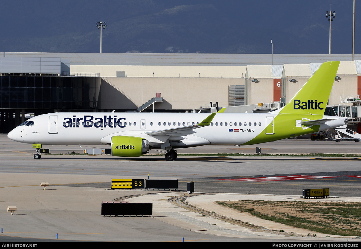 Aircraft Photo of YL-ABK | Airbus A220-371 (BD-500-1A11) | AirBaltic | AirHistory.net #540190
