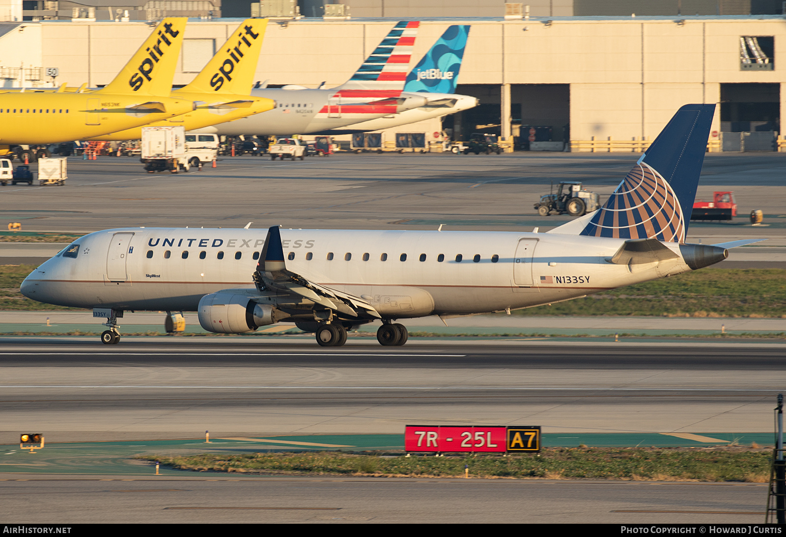 Aircraft Photo of N133SY | Embraer 175LR (ERJ-170-200LR) | United Express | AirHistory.net #540199
