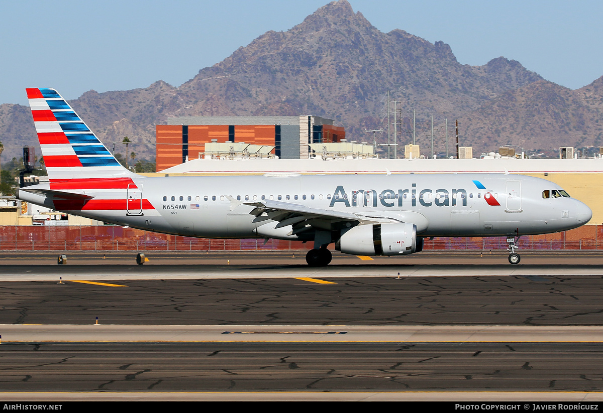 Aircraft Photo of N654AW | Airbus A320-232 | American Airlines | AirHistory.net #540237