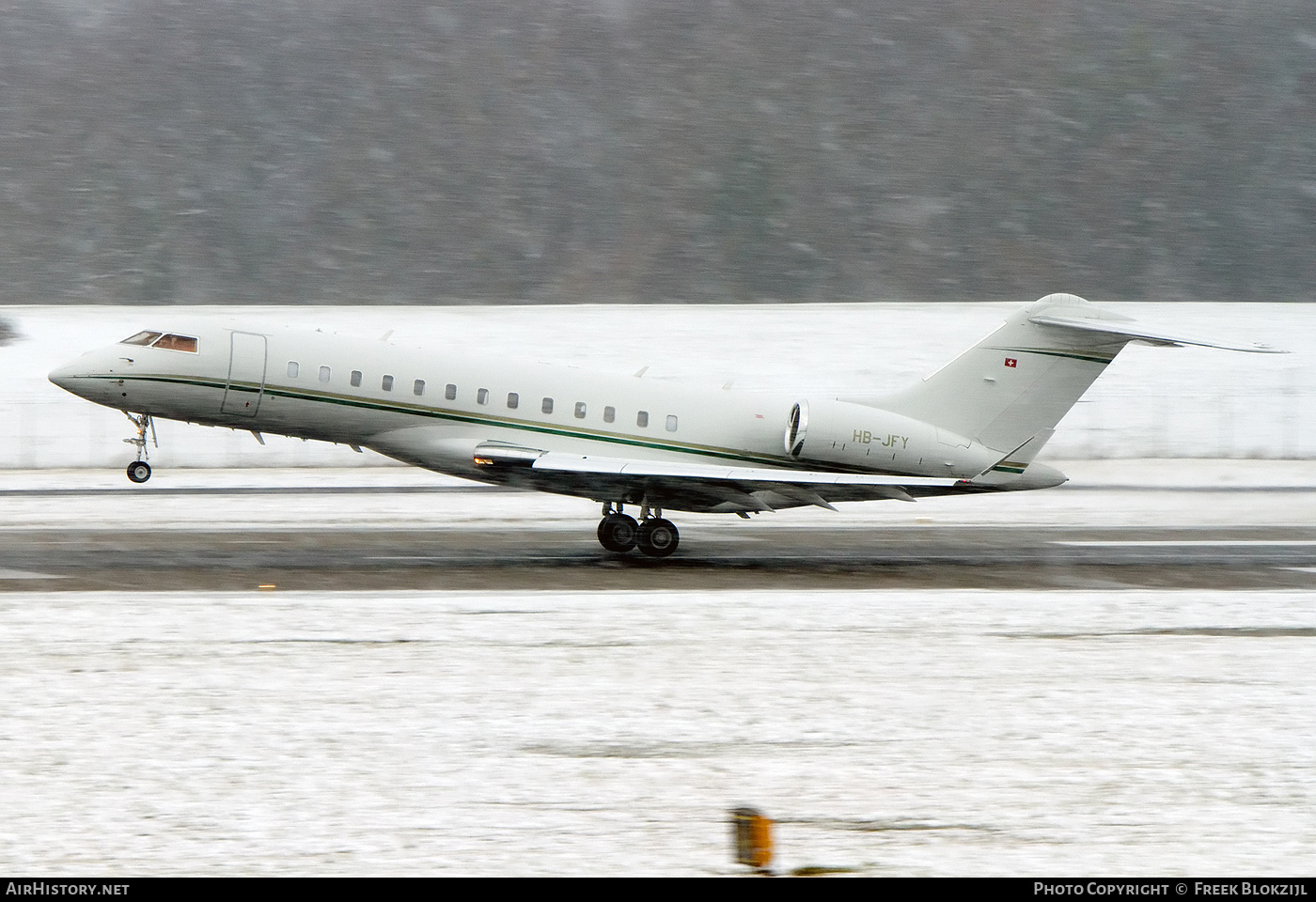 Aircraft Photo of HB-JFY | Bombardier Global Express (BD-700-1A10) | AirHistory.net #540293