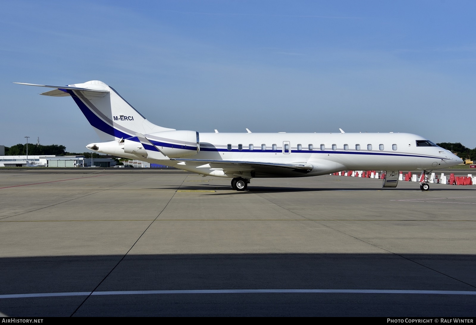 Aircraft Photo of M-ERCI | Bombardier Global 6000 (BD-700-1A10) | AirHistory.net #540402