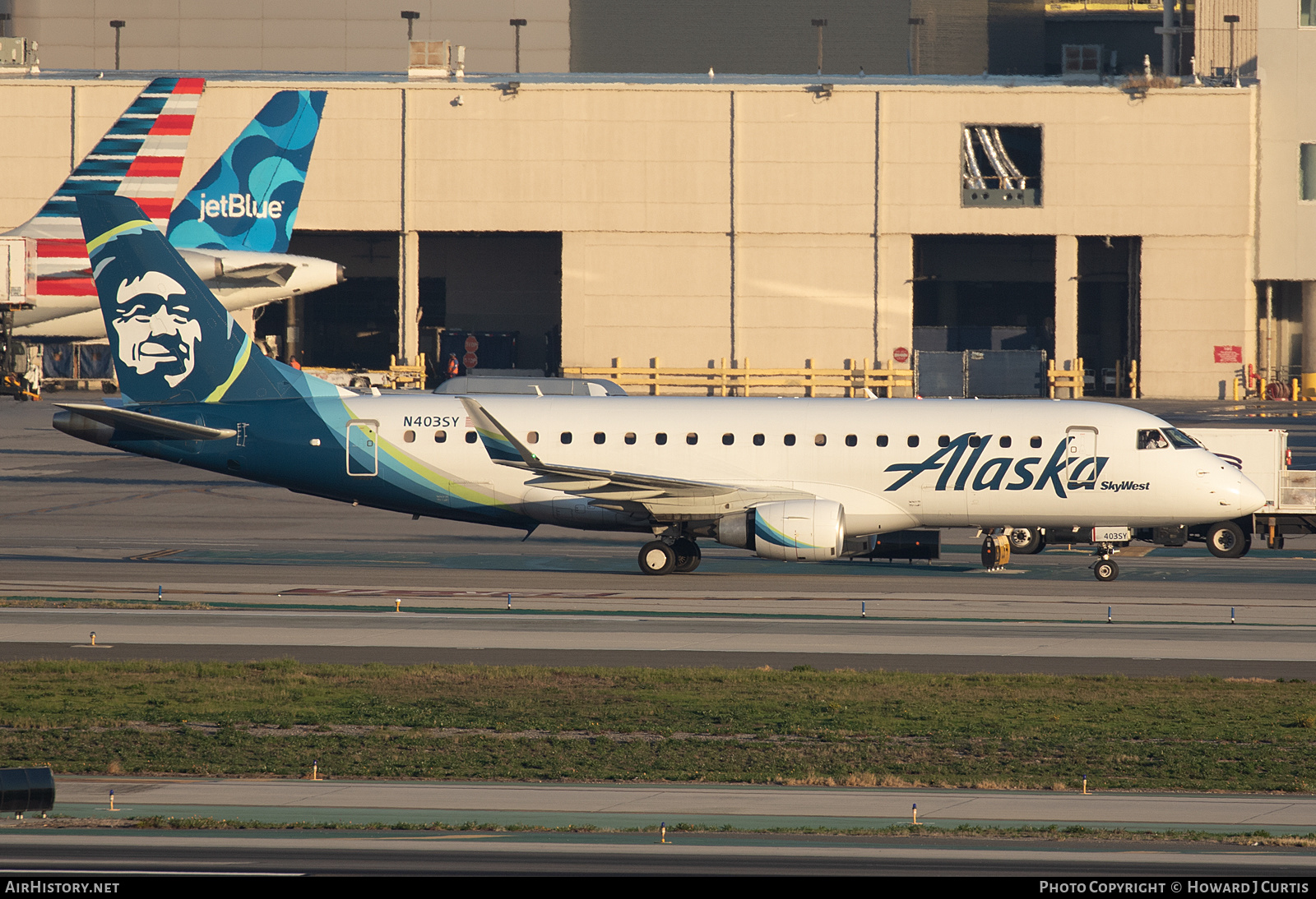 Aircraft Photo of N403SY | Embraer 175LR (ERJ-170-200LR) | Alaska Airlines | AirHistory.net #540499