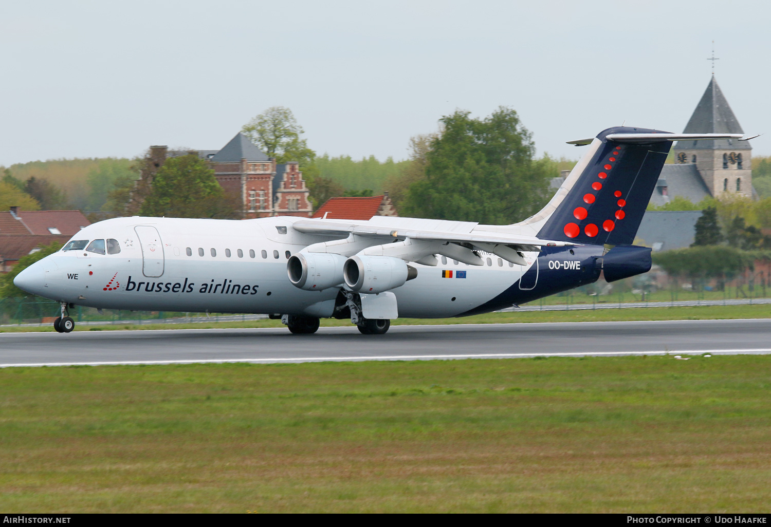 Aircraft Photo of OO-DWE | British Aerospace Avro 146-RJ100 | Brussels Airlines | AirHistory.net #540599