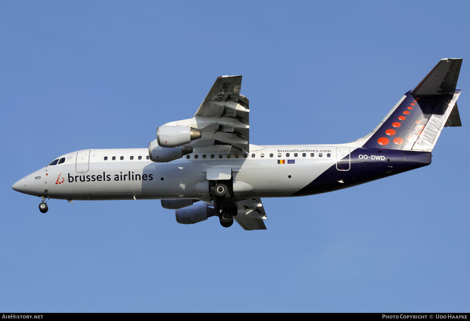 Aircraft Photo of OO-DWD | British Aerospace Avro 146-RJ100 | Brussels Airlines | AirHistory.net #540606