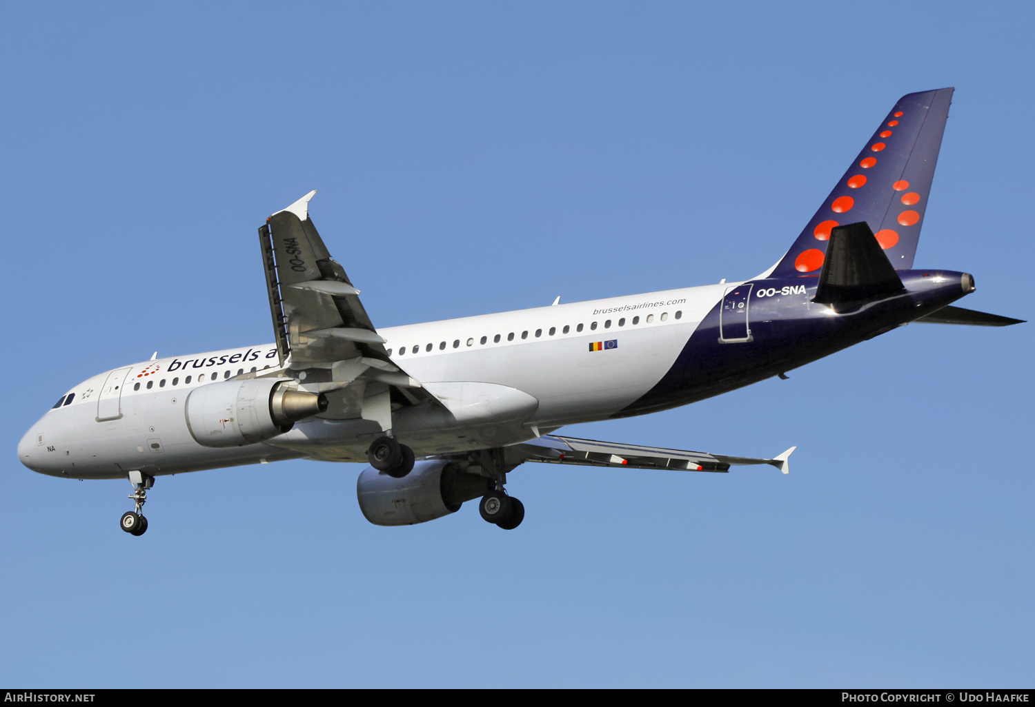 Aircraft Photo of OO-SNA | Airbus A320-214 | Brussels Airlines | AirHistory.net #540723