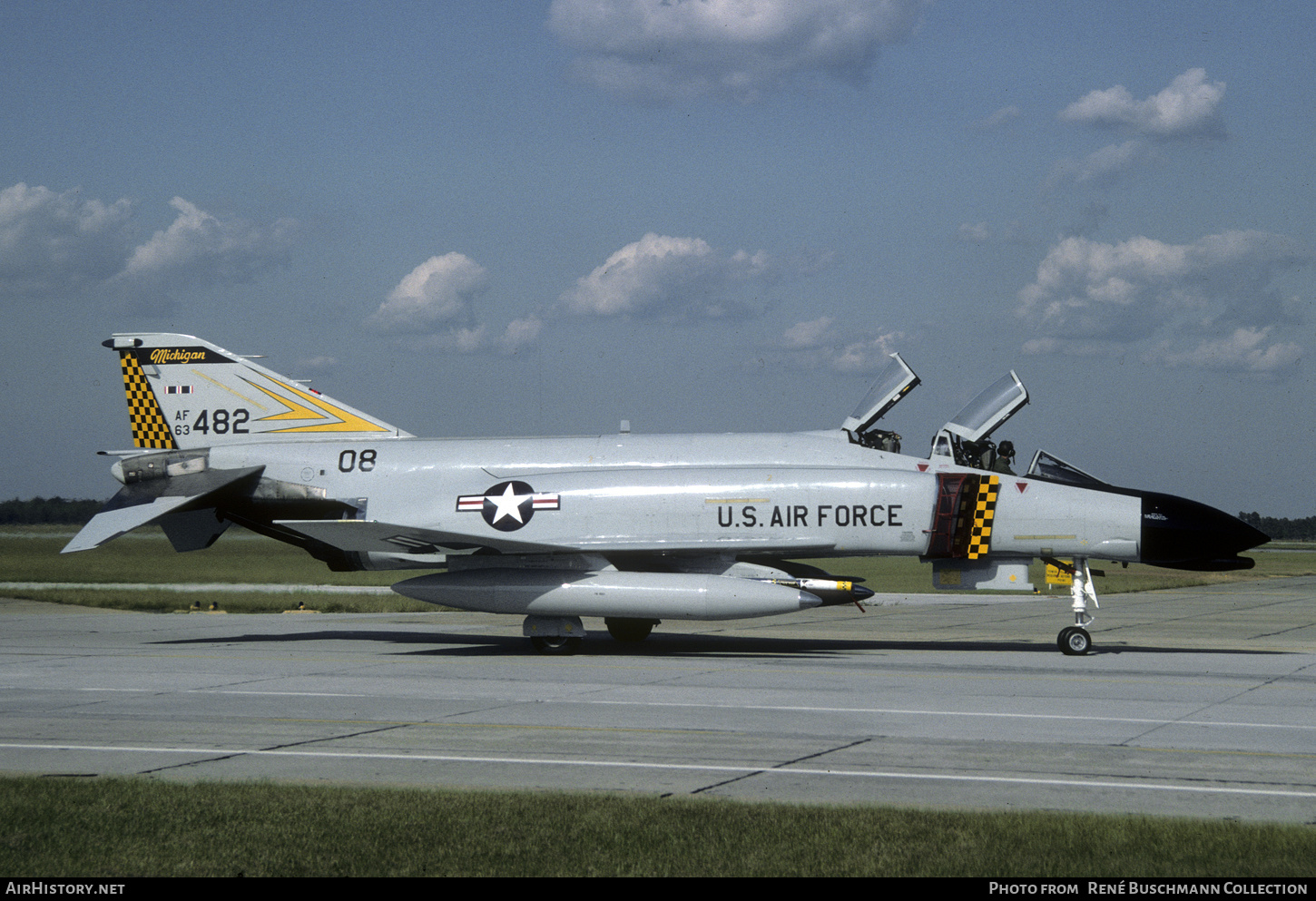 Aircraft Photo of 63-7482 / AF63-482 | McDonnell F-4C Phantom II | USA - Air Force | AirHistory.net #540758