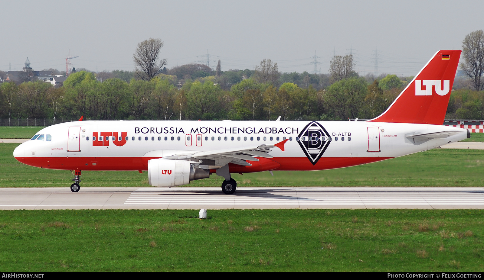 Aircraft Photo of D-ALTB | Airbus A320-214 | LTU - Lufttransport-Unternehmen | AirHistory.net #541012