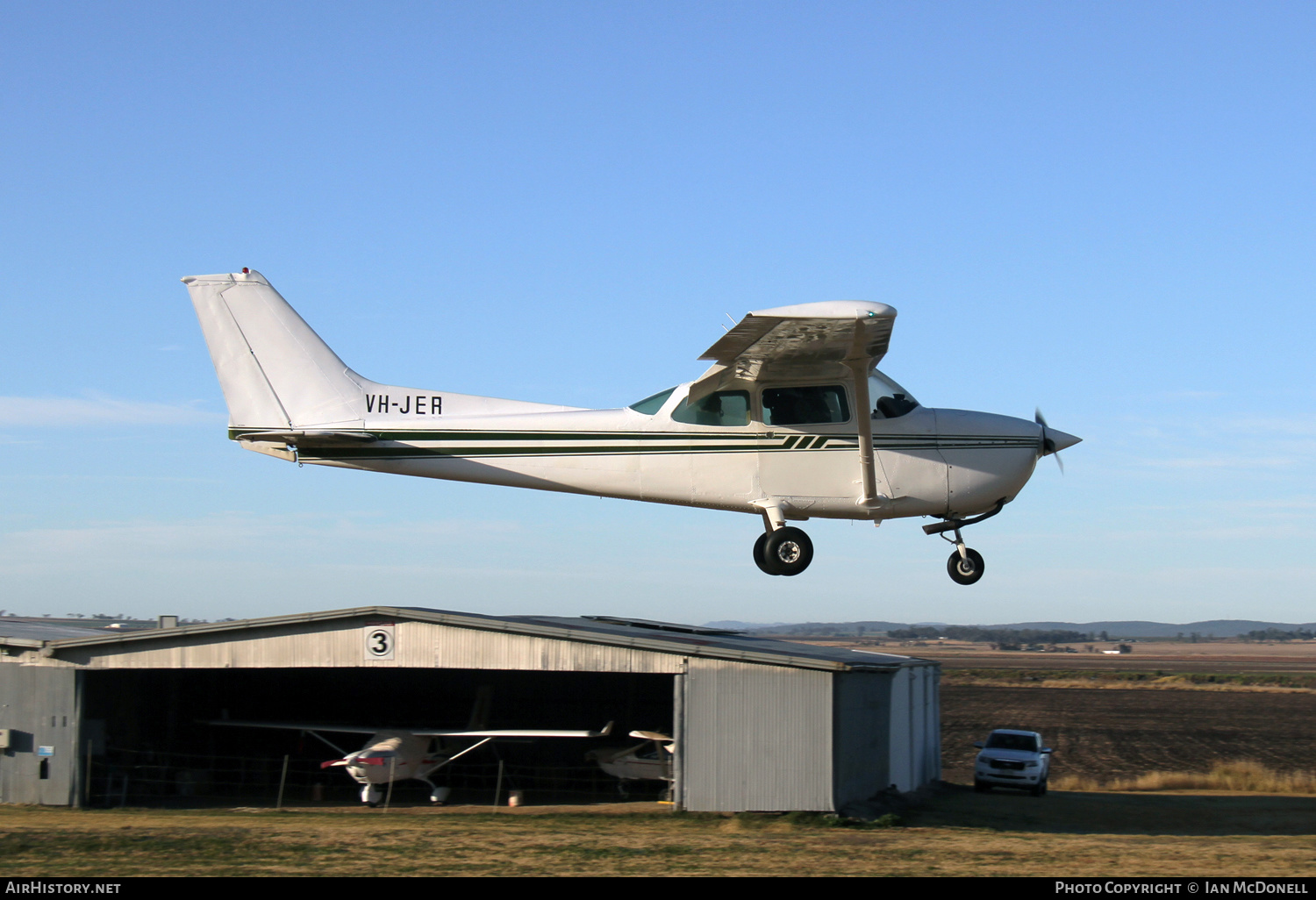 Aircraft Photo of VH-JER | Cessna 172N Skyhawk | AirHistory.net #541163