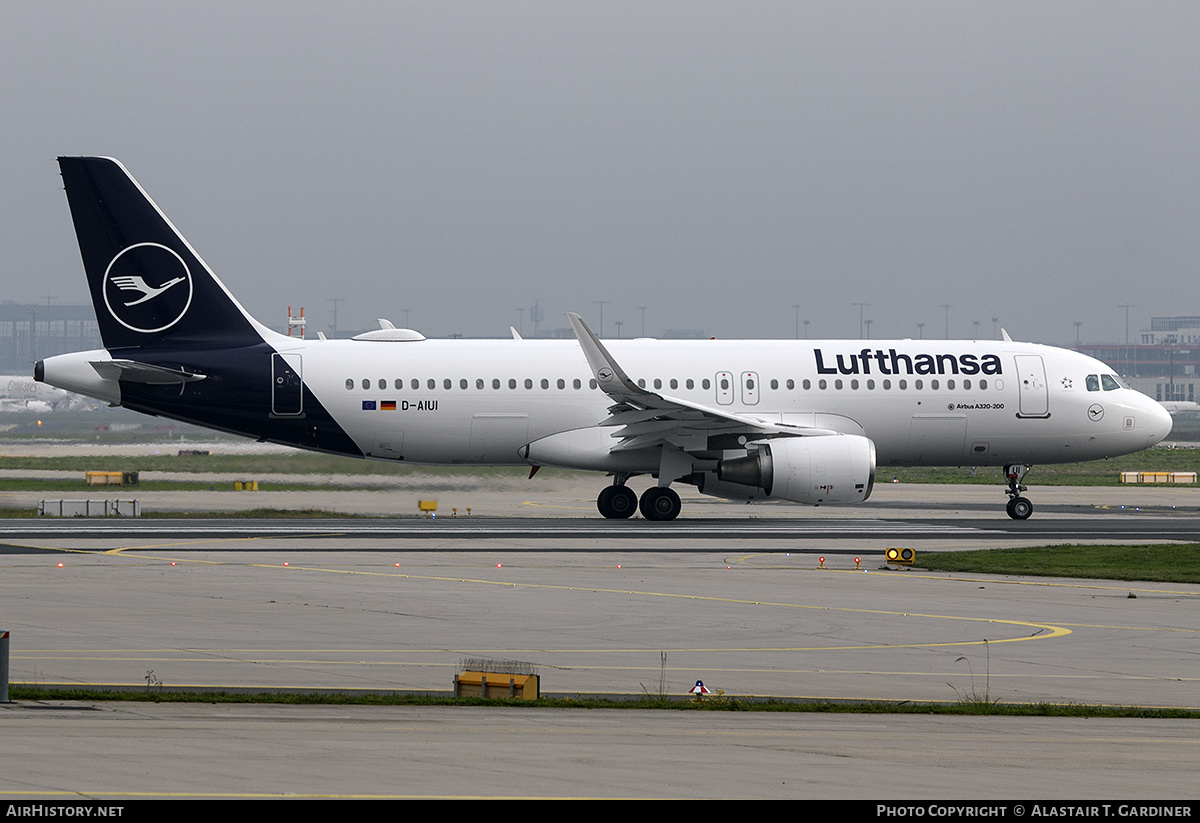 Aircraft Photo of D-AIUI | Airbus A320-214 | Lufthansa | AirHistory.net #541174