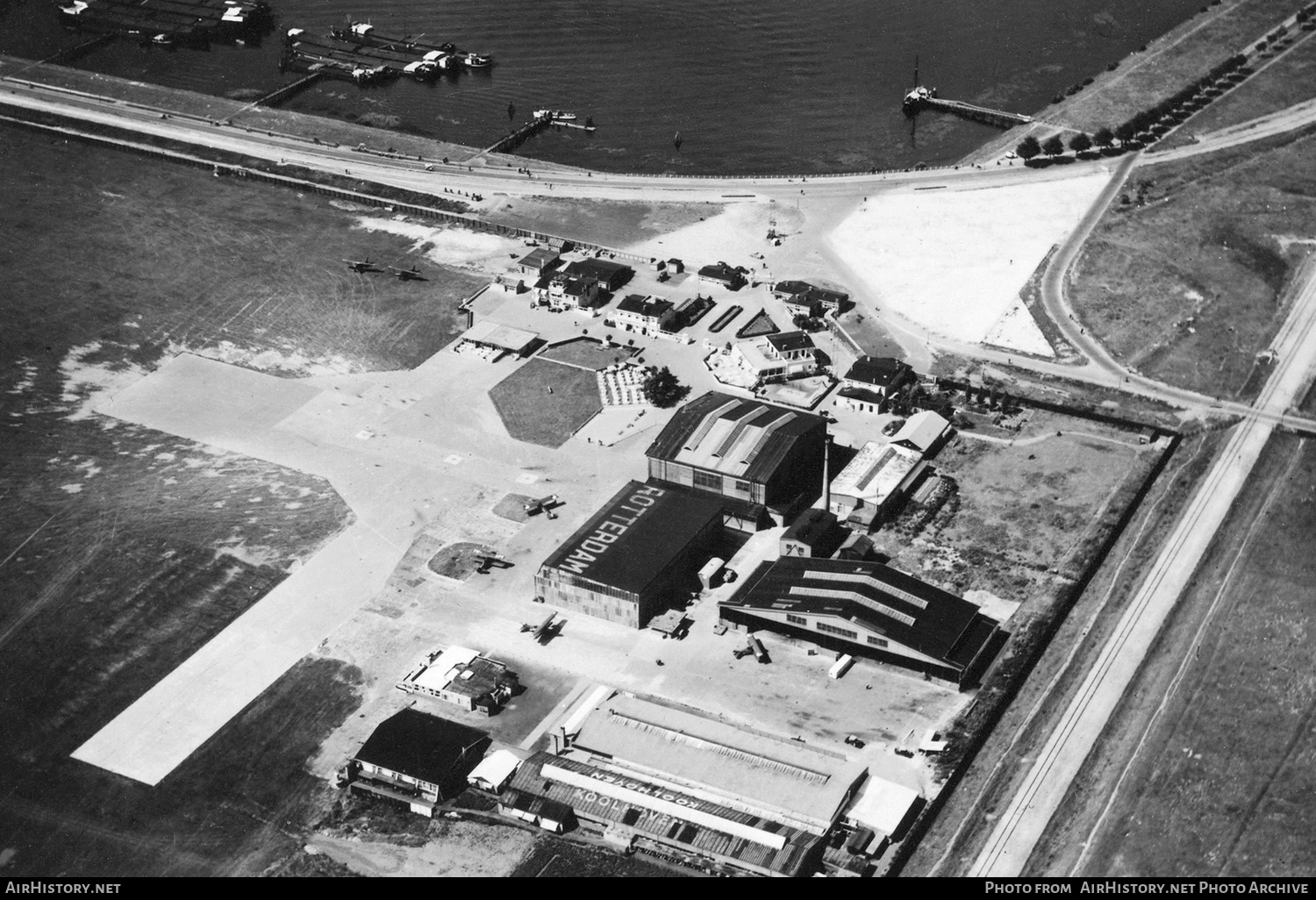 Airport photo of Rotterdam - Waalhaven (closed) in Netherlands | AirHistory.net #541184