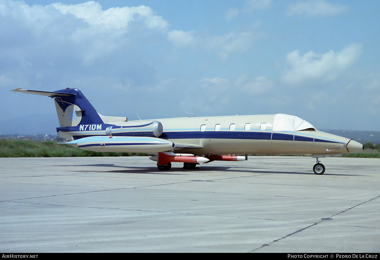 Aircraft Photo of N71DM | Gates Learjet 25C | Flight International | AirHistory.net #541206