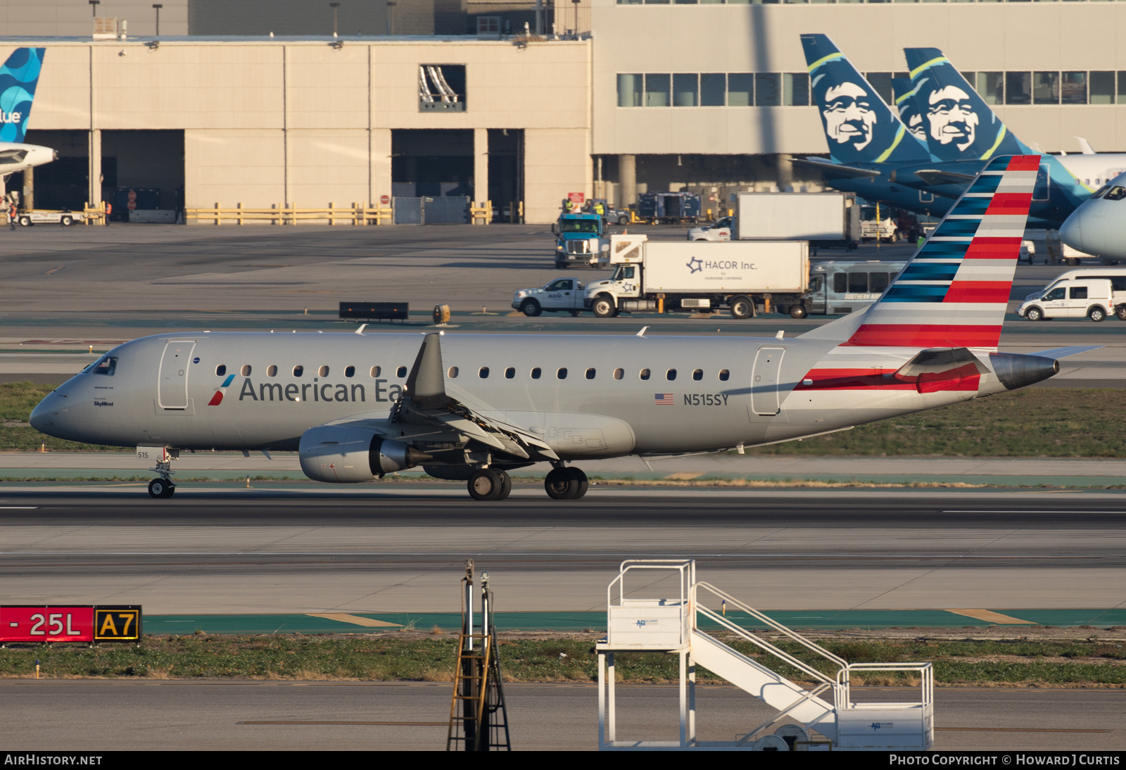 Aircraft Photo of N515SY | Embraer 175LR (ERJ-170-200LR) | American Eagle | AirHistory.net #541241