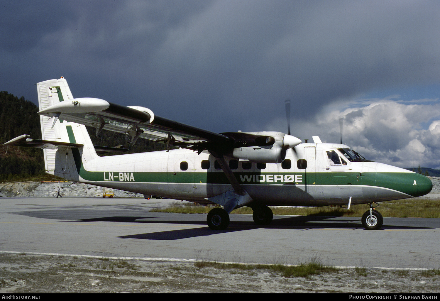 Aircraft Photo of LN-BNA | De Havilland Canada DHC-6-300 Twin Otter | Widerøe | AirHistory.net #541393