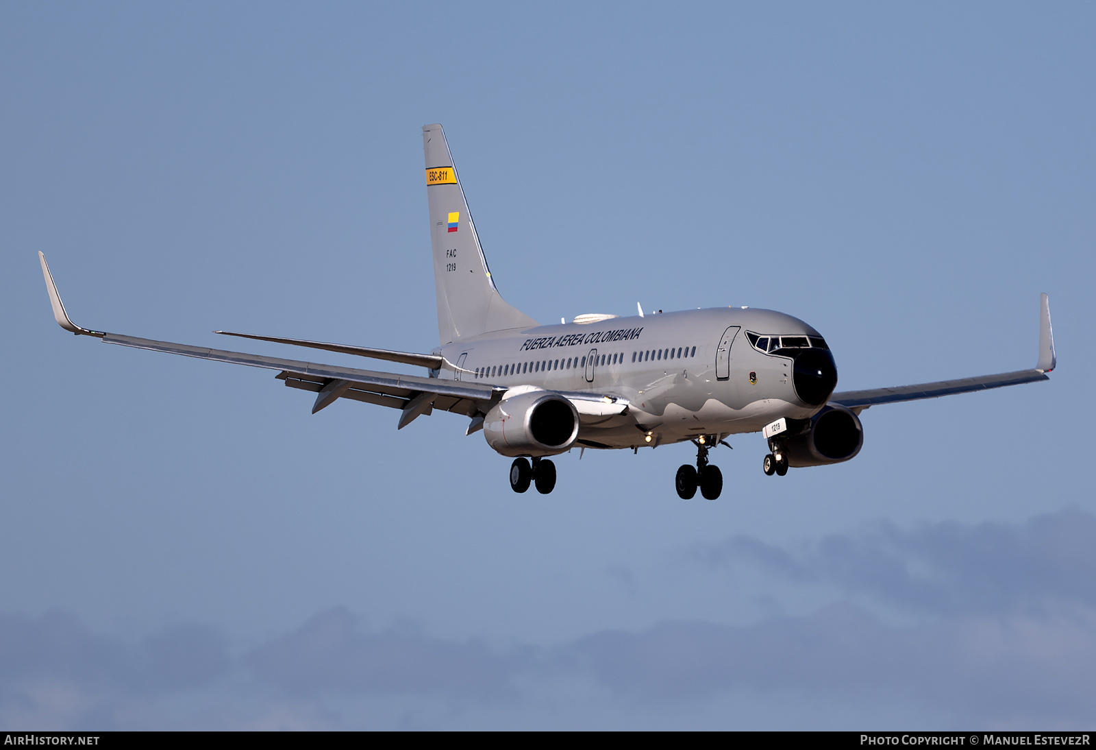 Aircraft Photo of FAC1219 | Boeing 737-732 | Colombia - Air Force | AirHistory.net #541426