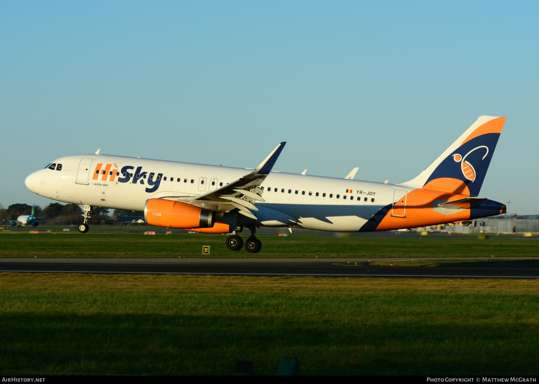 Aircraft Photo of YR-JOY | Airbus A320-232 | HiSky | AirHistory.net #541485