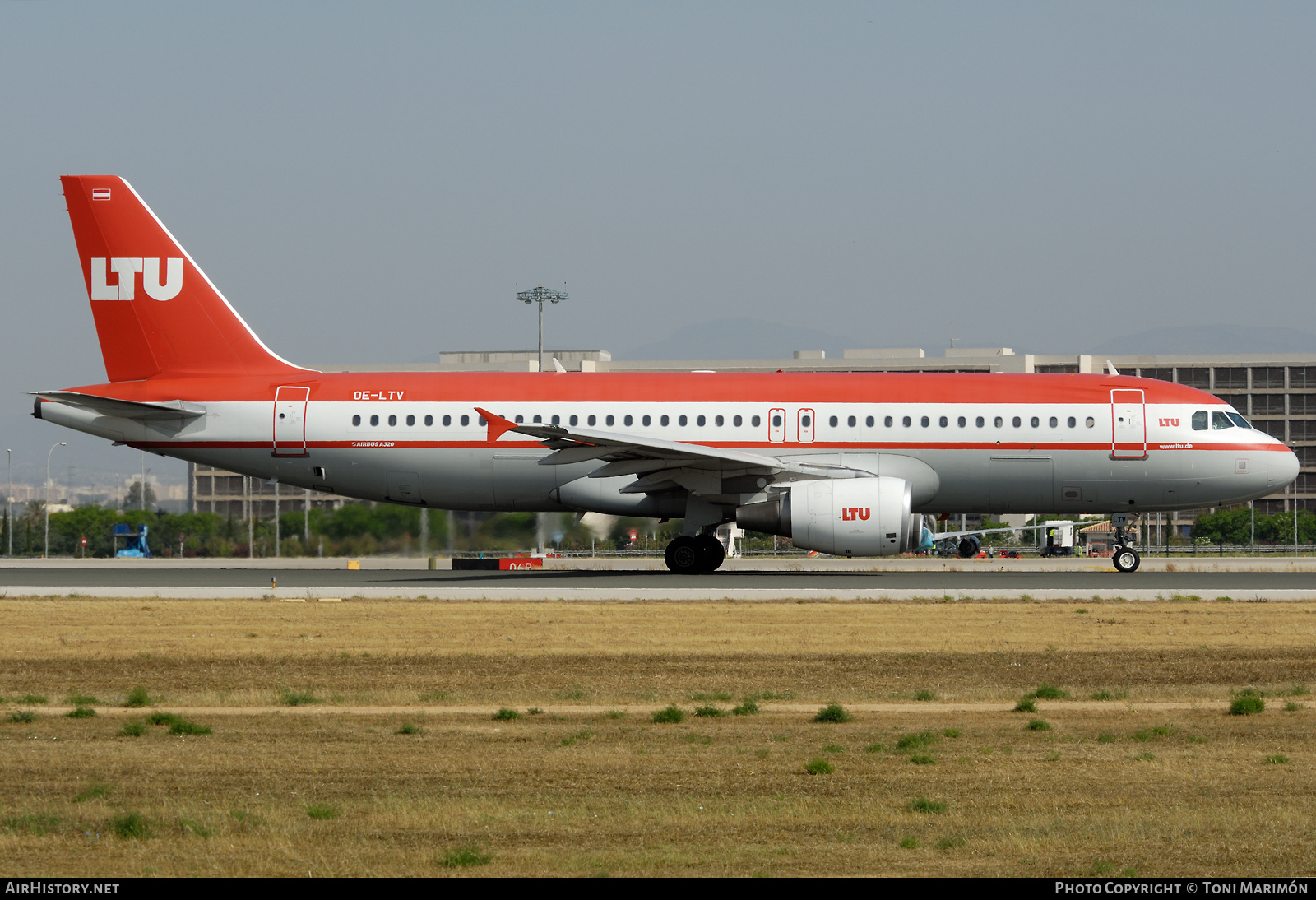 Aircraft Photo of OE-LTV | Airbus A320-214 | LTU - Lufttransport-Unternehmen | AirHistory.net #541553