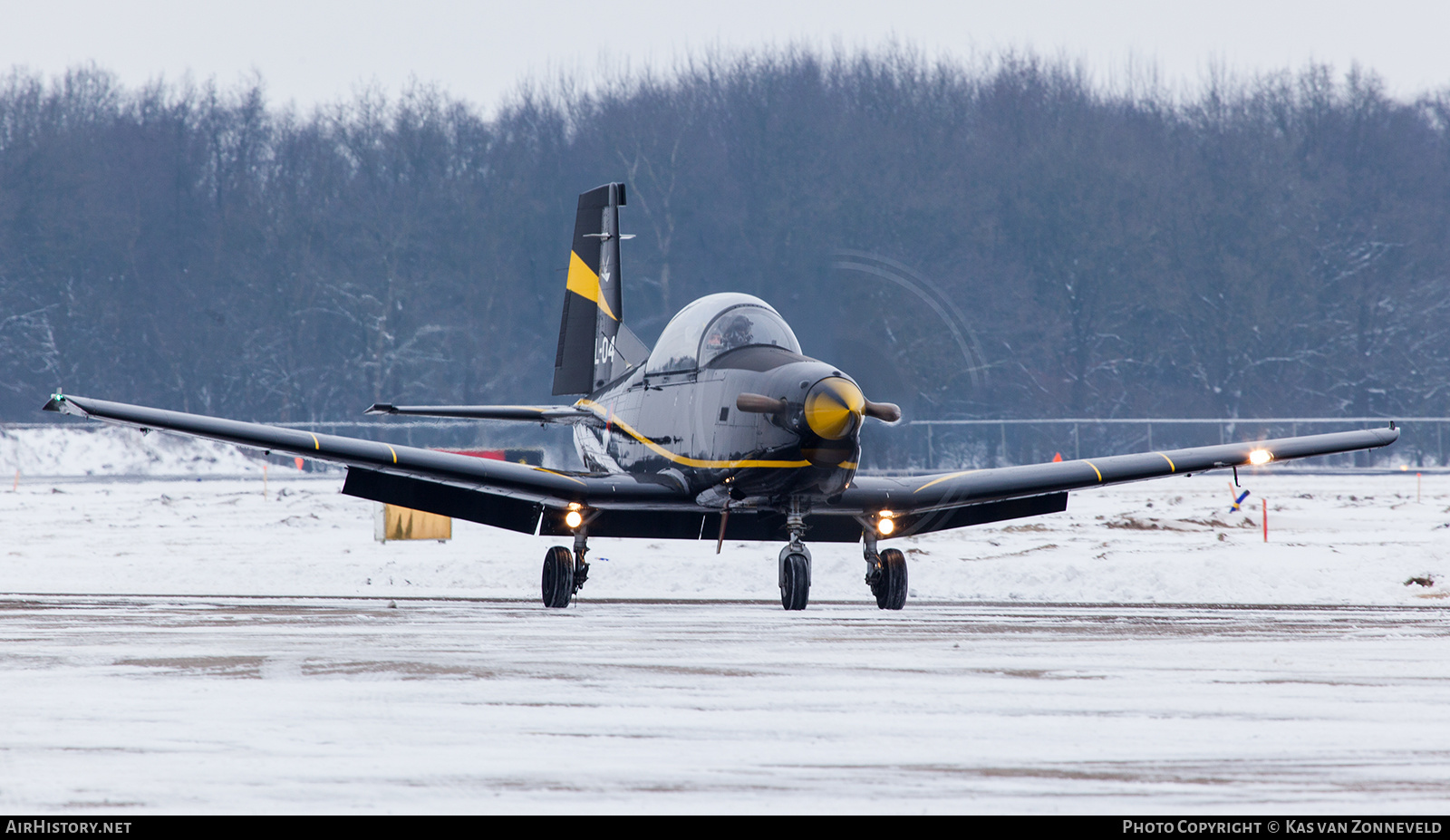 Aircraft Photo of L-04 | Pilatus PC-7 | Netherlands - Air Force | AirHistory.net #541729