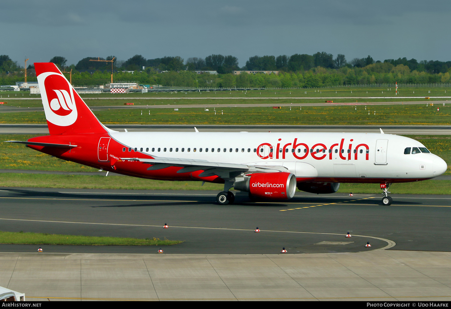 Aircraft Photo of D-ABFF | Airbus A320-214 | Air Berlin | AirHistory.net #541744