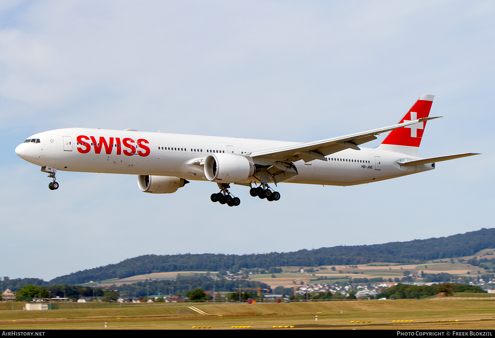 Aircraft Photo of HB-JNE | Boeing 777-3DE/ER | Swiss International Air Lines | AirHistory.net #542030