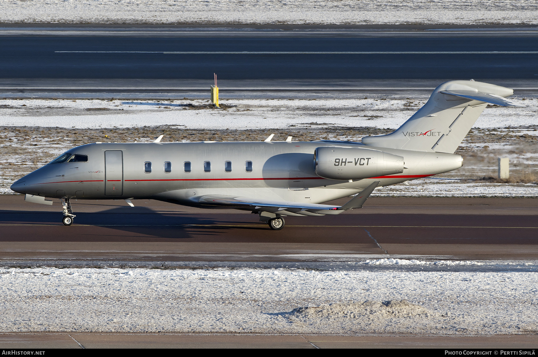 Aircraft Photo of 9H-VCT | Bombardier Challenger 350 (BD-100-1A10) | VistaJet | AirHistory.net #542081