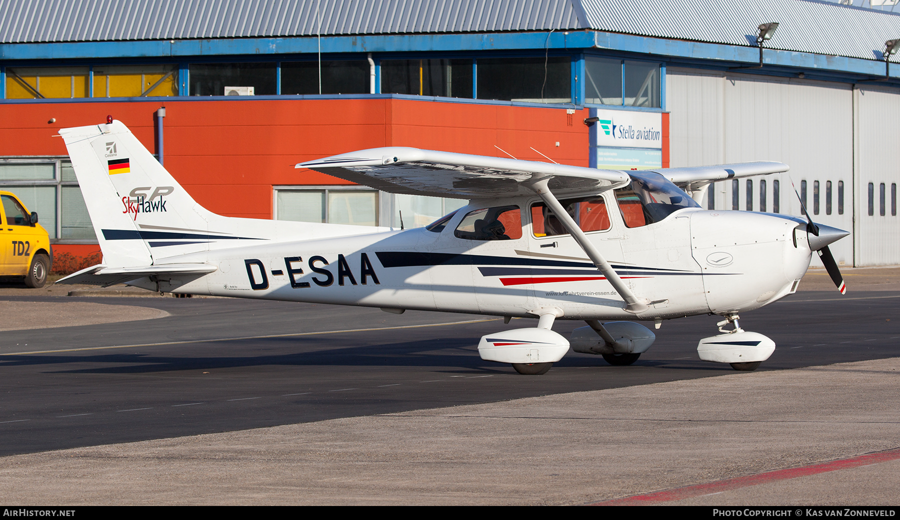 Aircraft Photo of D-ESAA | Cessna 172S Skyhawk SP | Luftfahrtverein Essen | AirHistory.net #542085
