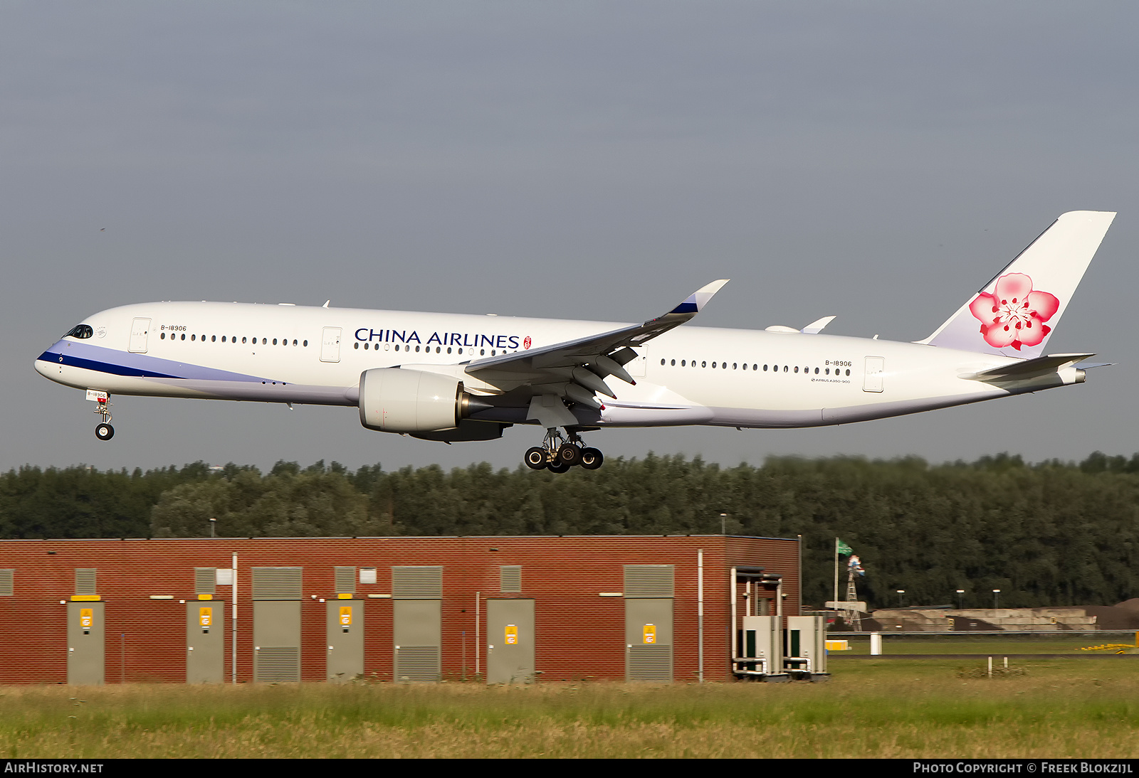 Aircraft Photo of B-18906 | Airbus A350-941 | China Airlines | AirHistory.net #542159