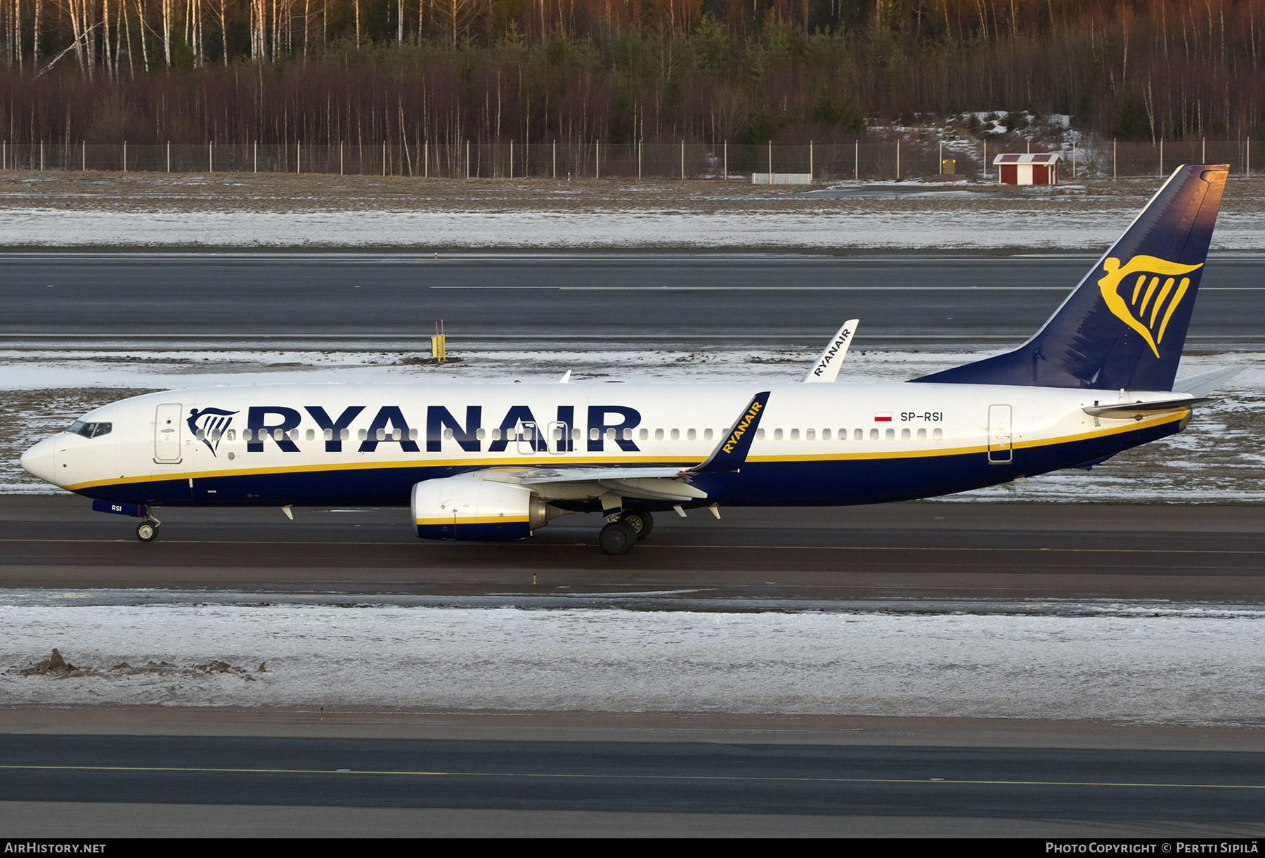 Aircraft Photo of SP-RSI | Boeing 737-8AS | Ryanair | AirHistory.net #542211