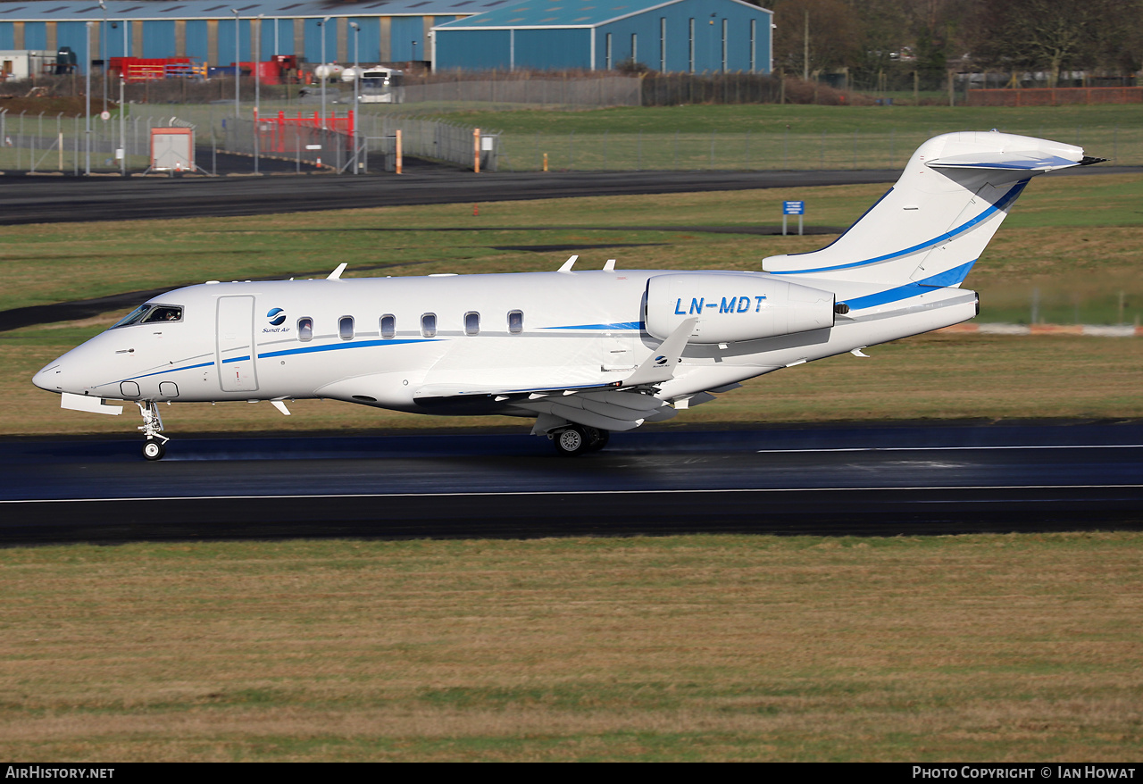 Aircraft Photo of LN-MDT | Bombardier Challenger 350 (BD-100-1A10) | Sundt Air | AirHistory.net #542235