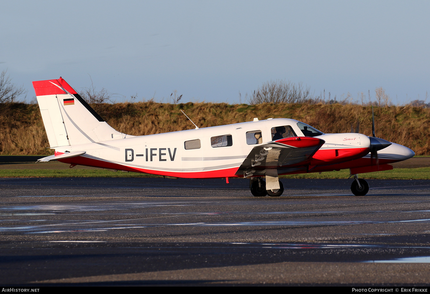 Aircraft Photo of D-IFEV | Piper PA-34-220T Seneca V | AirHistory.net #542246