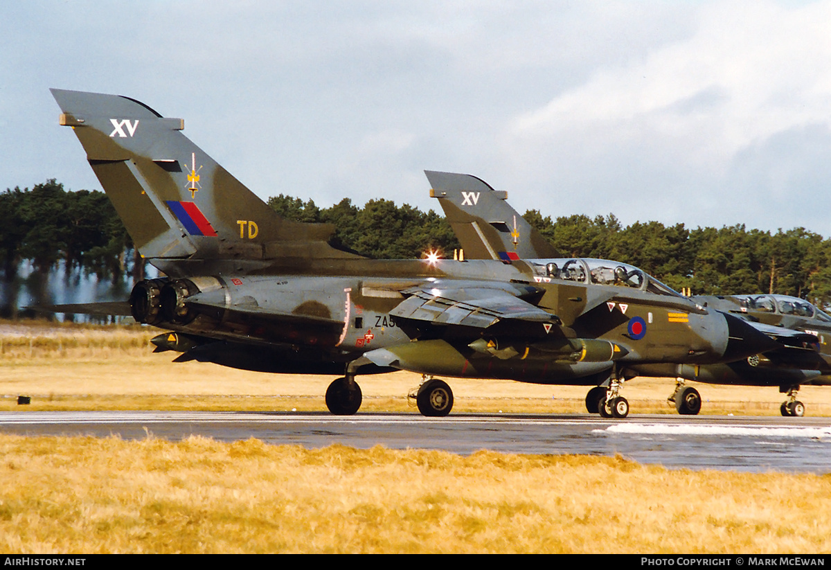 Aircraft Photo of ZA587 | Panavia Tornado GR1 | UK - Air Force | AirHistory.net #542300