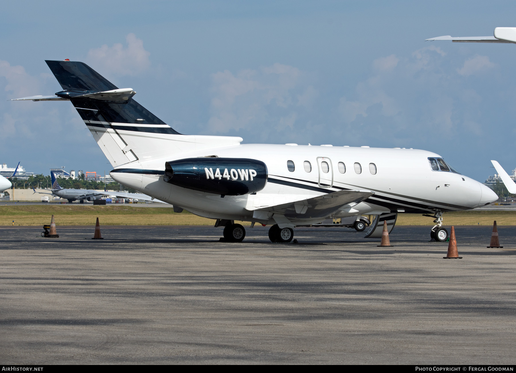 Aircraft Photo of N440WP | Raytheon Hawker 800XP | AirHistory.net #542335