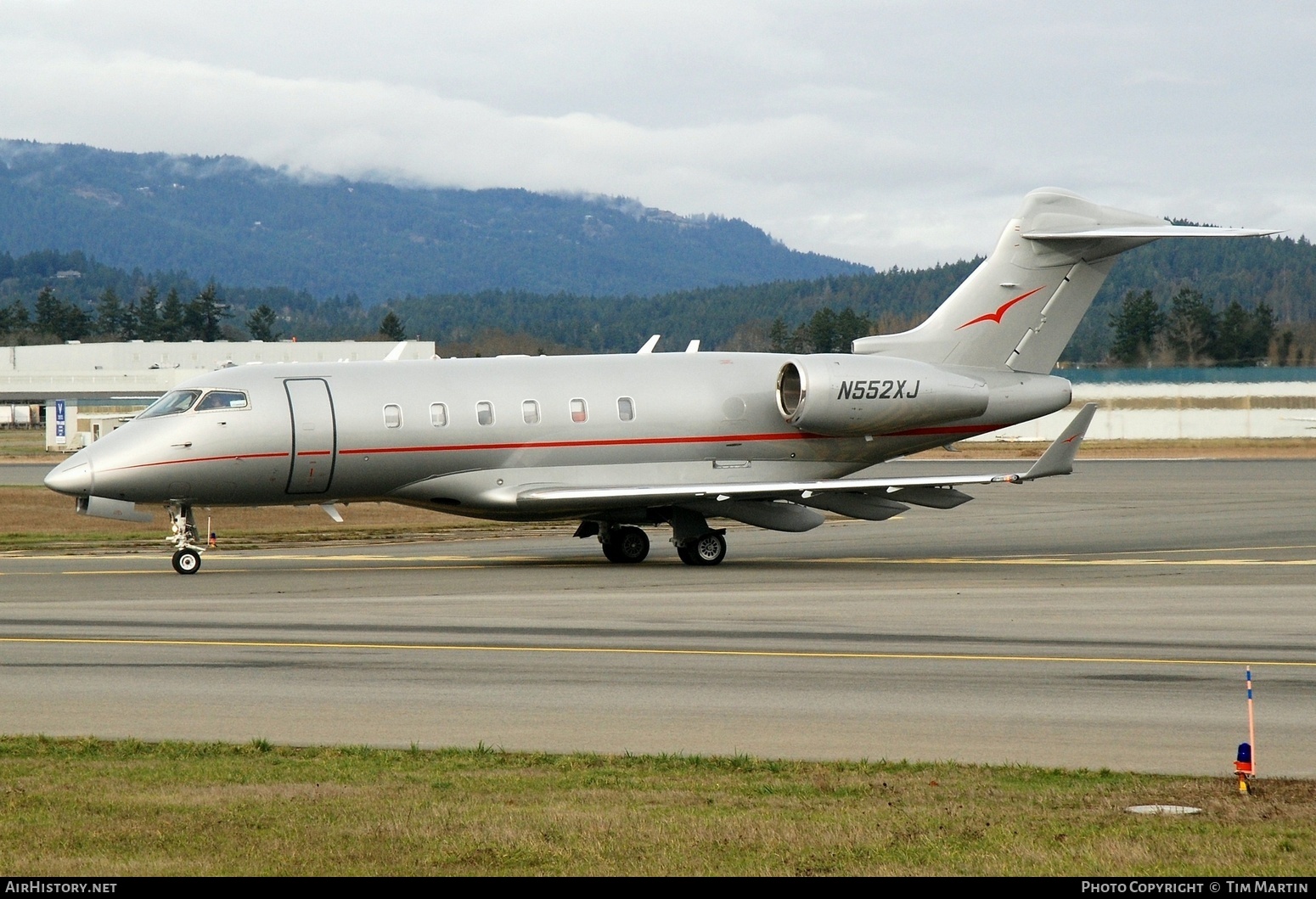 Aircraft Photo of N552XJ | Bombardier Challenger 300 (BD-100-1A10) | AirHistory.net #542425