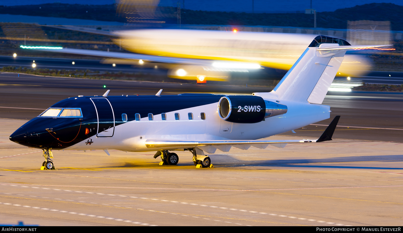Aircraft Photo of 2-SWIS | Bombardier Challenger 604 (CL-600-2B16) | AirHistory.net #542462