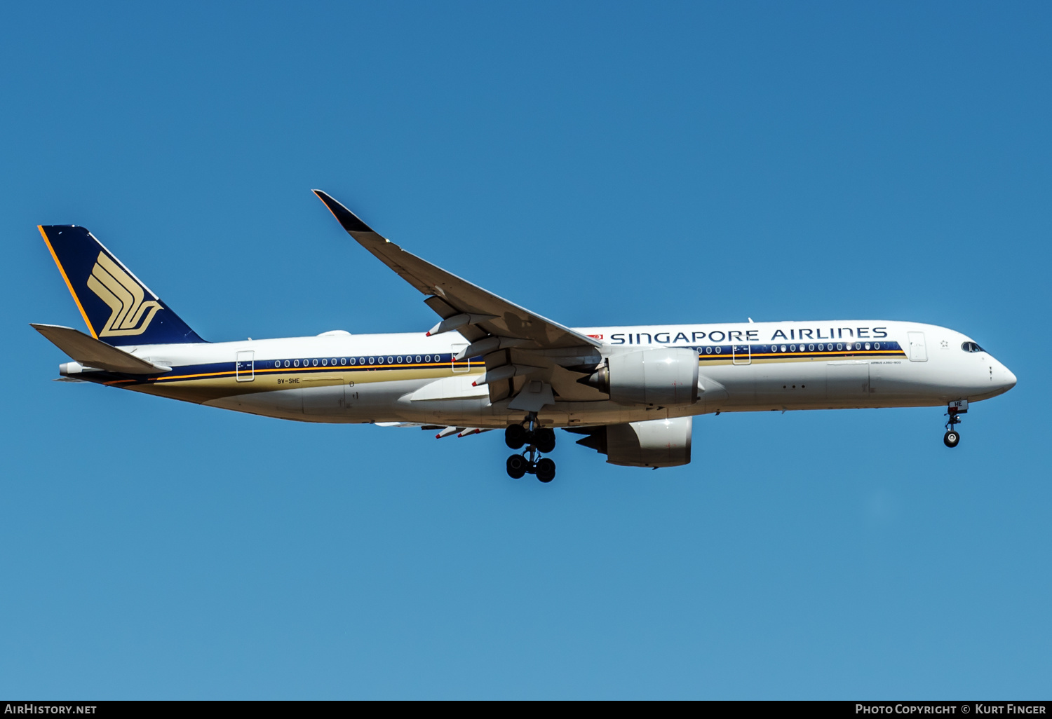 Aircraft Photo of 9V-SHE | Airbus A350-941 | Singapore Airlines | AirHistory.net #542560