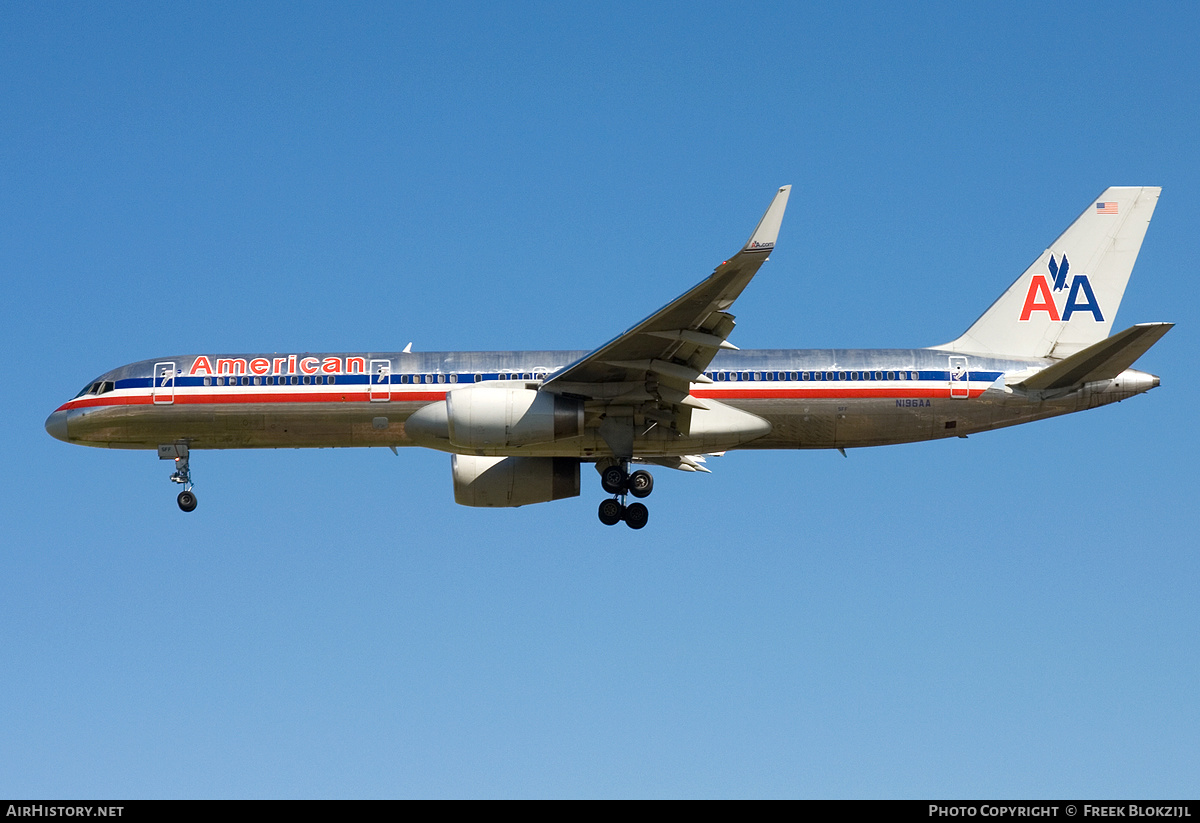 Aircraft Photo of N196AA | Boeing 757-223 | American Airlines | AirHistory.net #542631