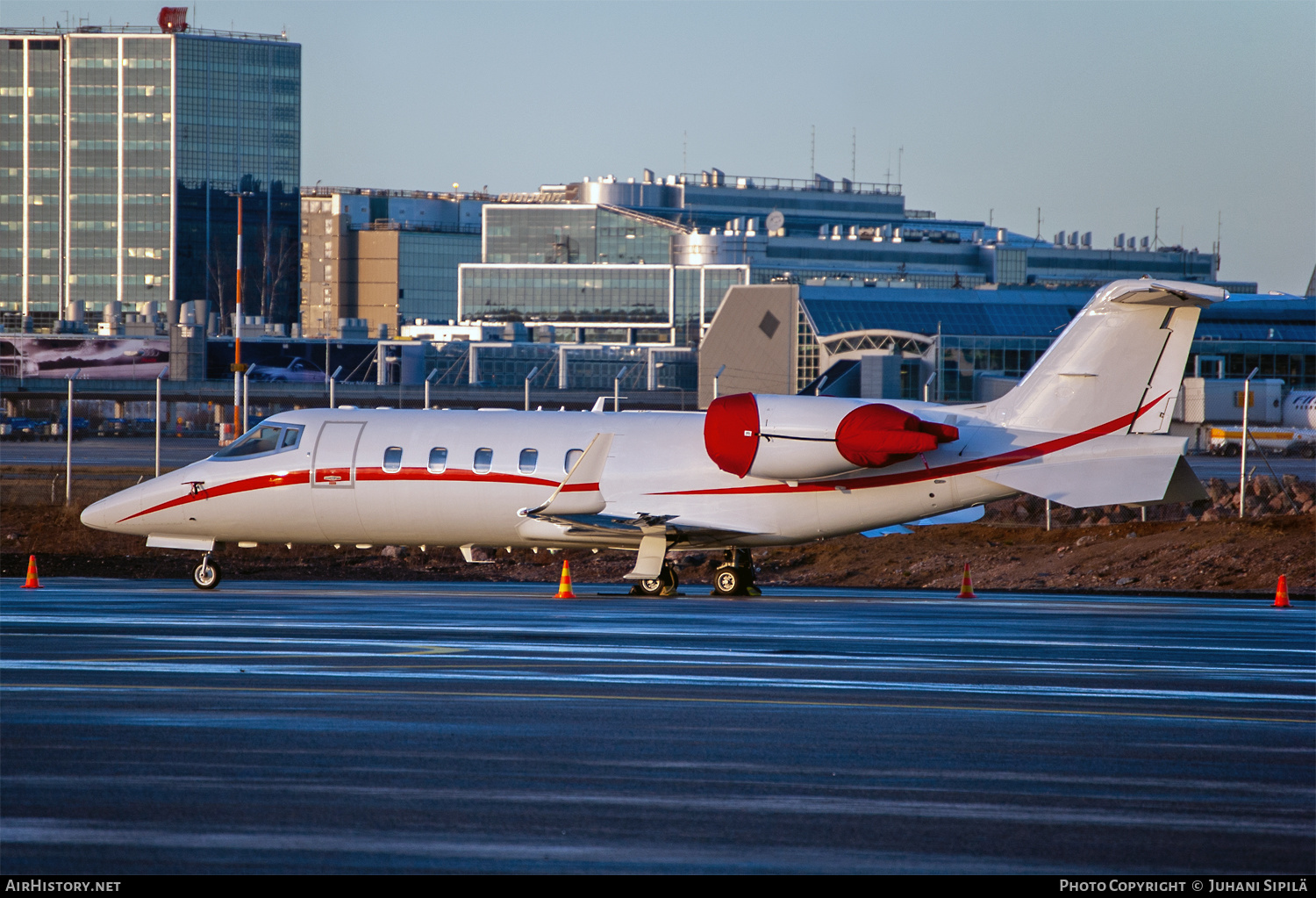 Aircraft Photo of N40075 | Learjet 60 | AirHistory.net #542749