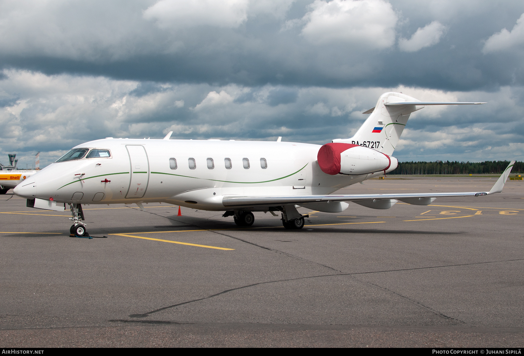 Aircraft Photo of RA-67217 | Bombardier Challenger 300 (BD-100-1A10) | AirHistory.net #542769