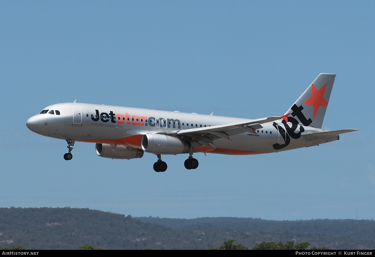 Aircraft Photo of VH-VGT | Airbus A320-232 | Jetstar Airways | AirHistory.net #542814