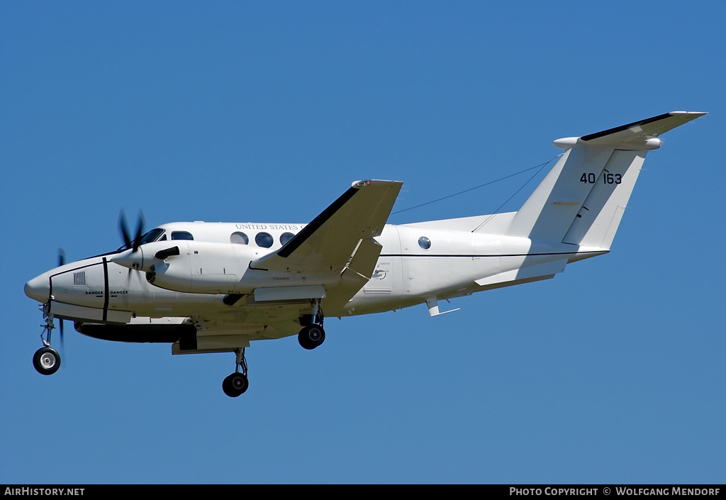 Aircraft Photo of 84-0163 / 40163 | Beech C-12U-3 Huron (B200C) | USA - Army | AirHistory.net #543120