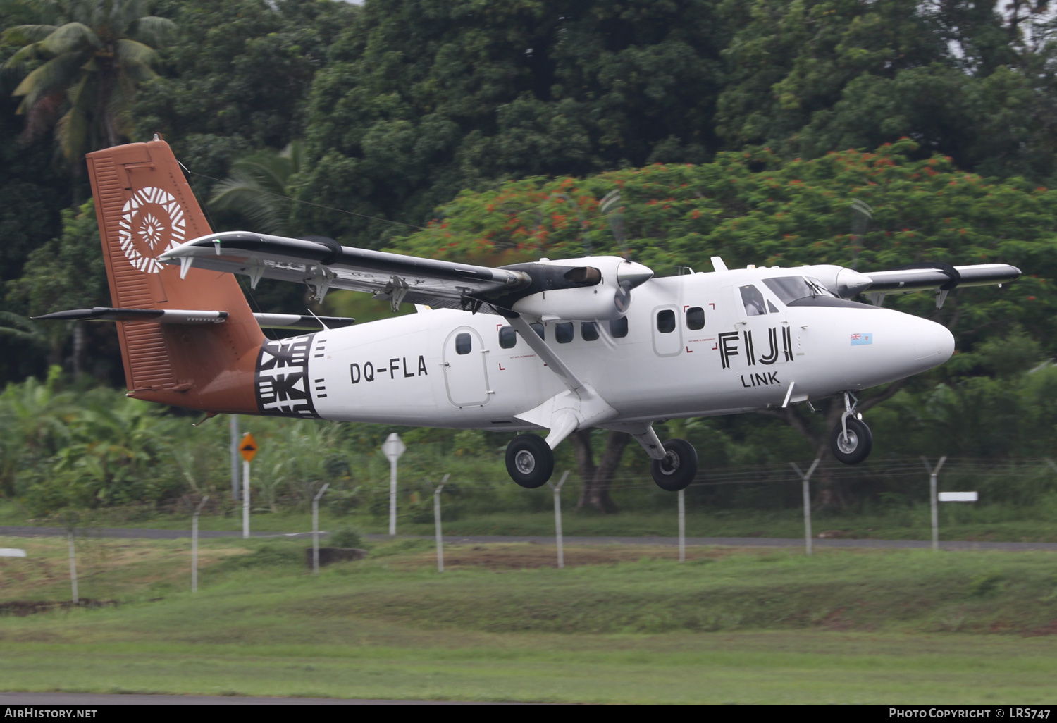 Aircraft Photo of DQ-FLA | Viking DHC-6-400 Twin Otter | Fiji Link | AirHistory.net #543221