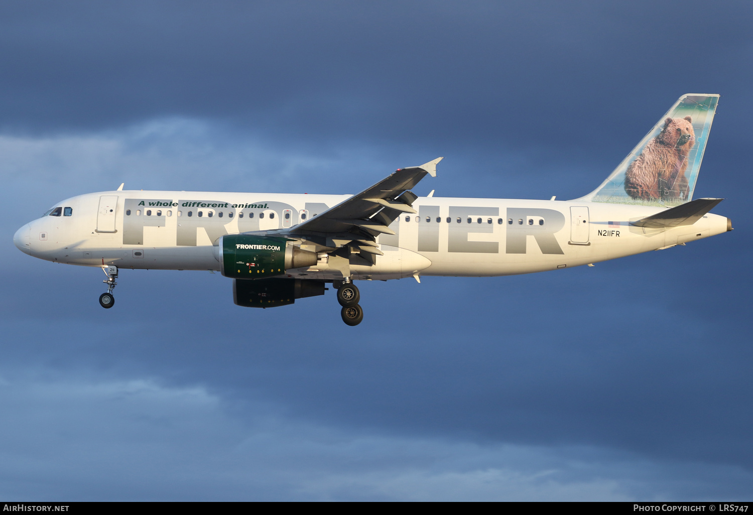 Aircraft Photo of N211FR | Airbus A320-214 | Frontier Airlines | AirHistory.net #543300